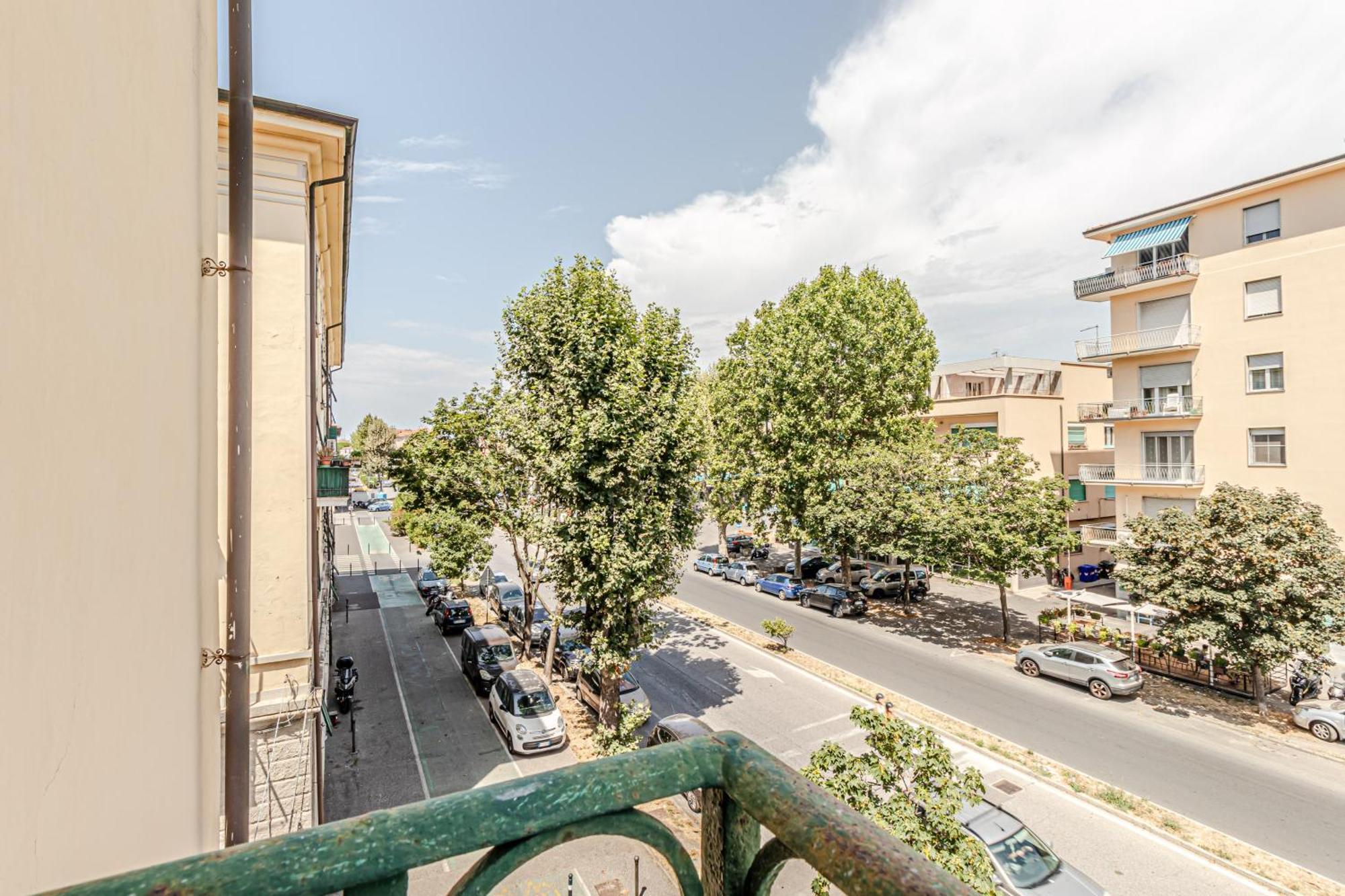 Moonlight Stylish Central, Hospital & Station Livorno Exterior photo